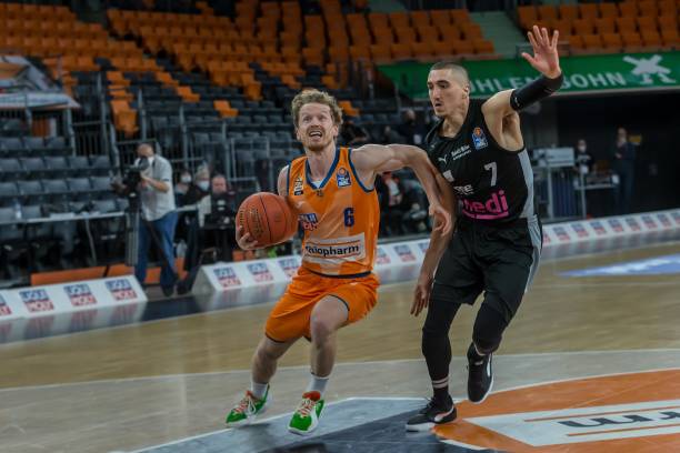 比如在对阵 比如在对阵