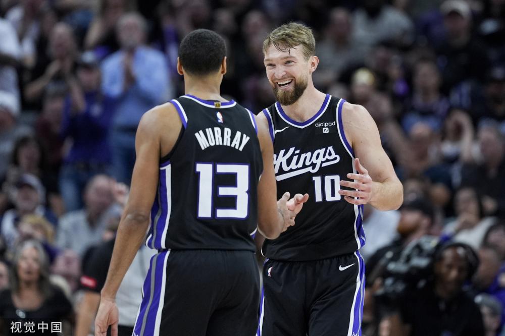 球员们对球 球员们对球